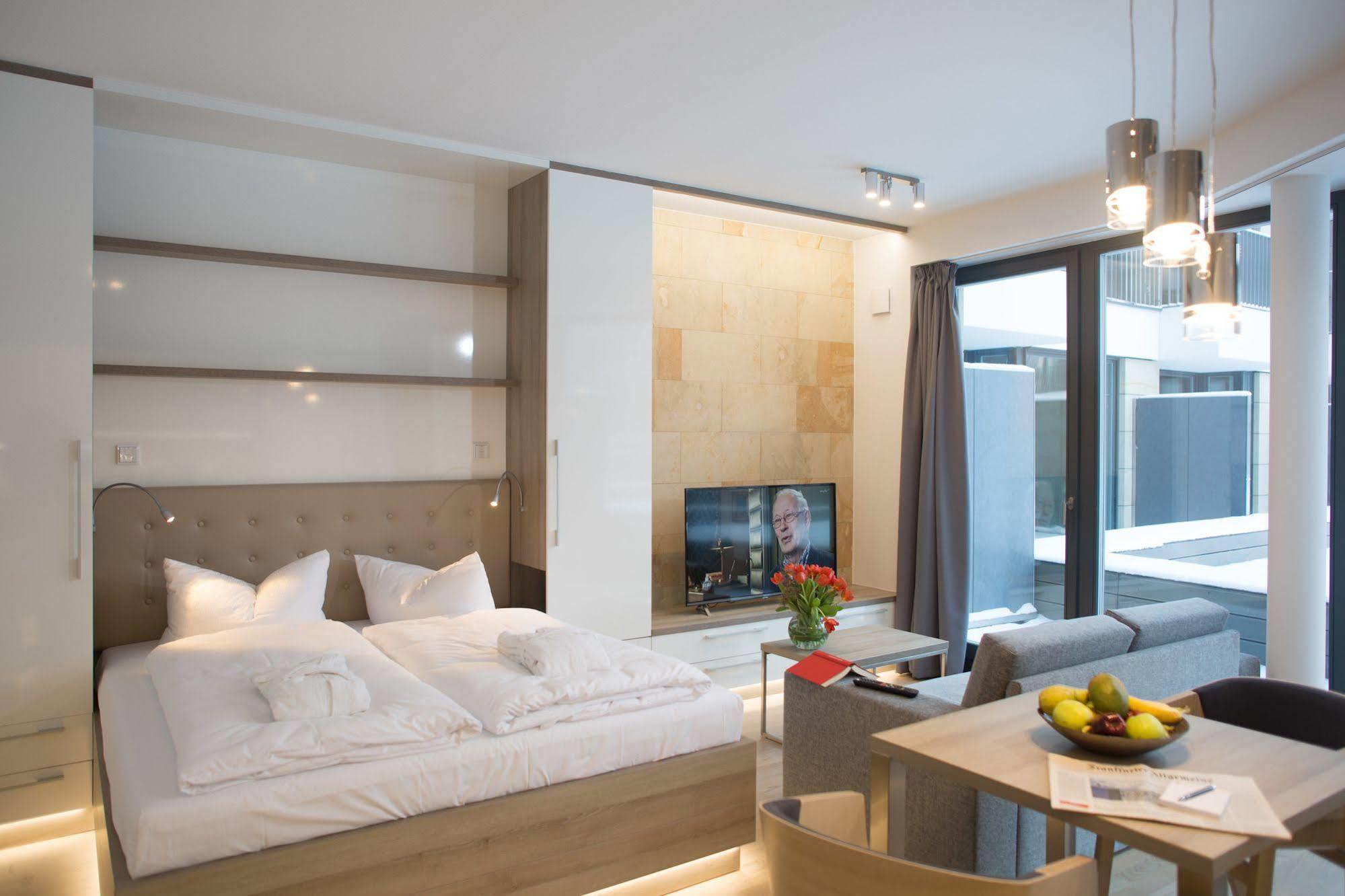 Residenz Am Zwinger Aparthotel Dresden Bagian luar foto A typical studio apartment